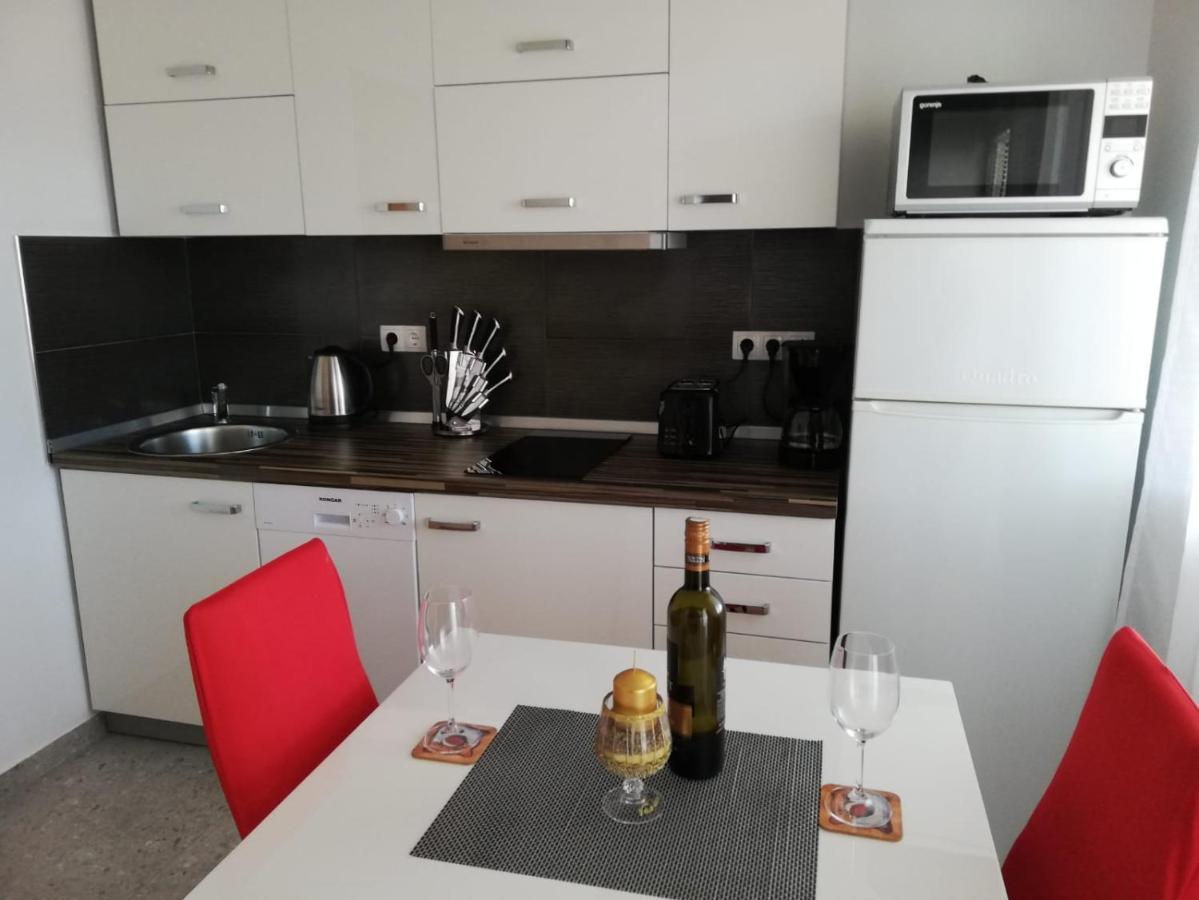 Apartmani Poljanec Vir Exterior photo